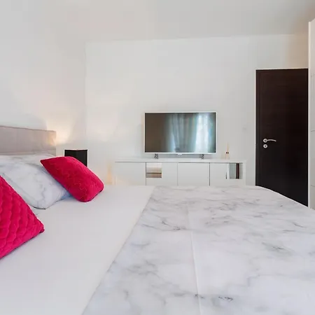 Mira In Split- Private Heated Pool