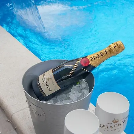 Апартаменты Mira In Split- Private Heated Pool