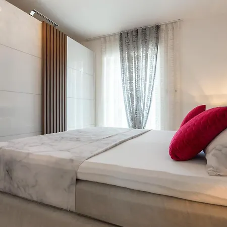 Апартаменты Mira In Split- Private Heated Pool *