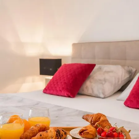 Апартаменты Mira In Split- Private Heated Pool Сплит