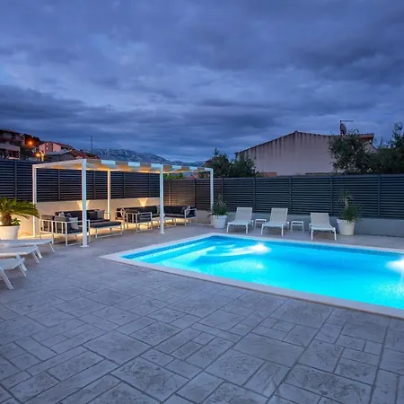 Mira In Split- Private Heated Pool