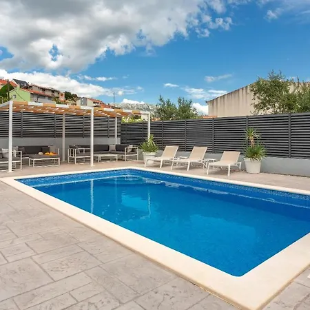 Mira In Split- Private Heated Pool *
