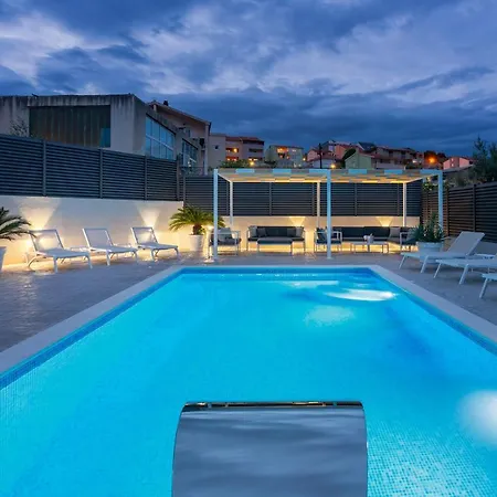 Апартаменты Mira In Split- Private Heated Pool