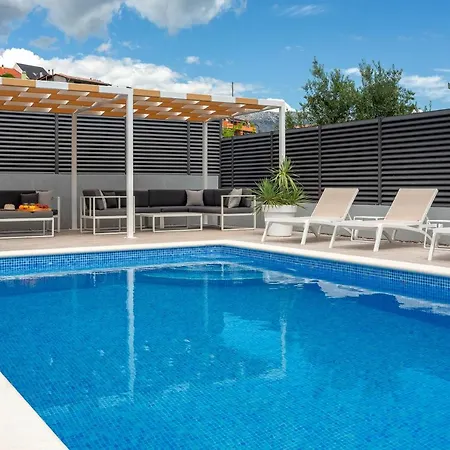 Mira In Split- Private Heated Pool Апартаменты