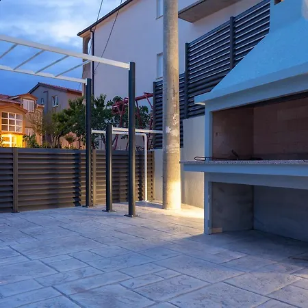 Апартаменты Mira In Split- Private Heated Pool