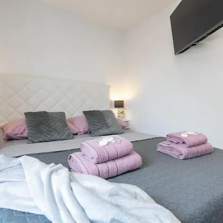 Апартаменты Mira In Split- Private Heated Pool Сплит