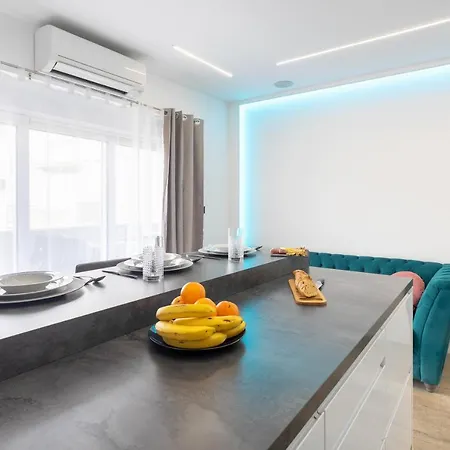 Апартаменты Mira In Split- Private Heated Pool Сплит