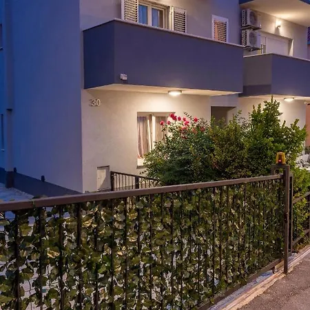 Apartment Mira In Split- Private Heated Pool